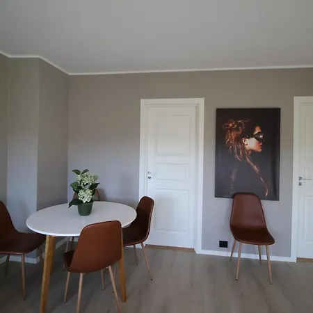 Krsferie Ved Sentrum - Grim Apartment *