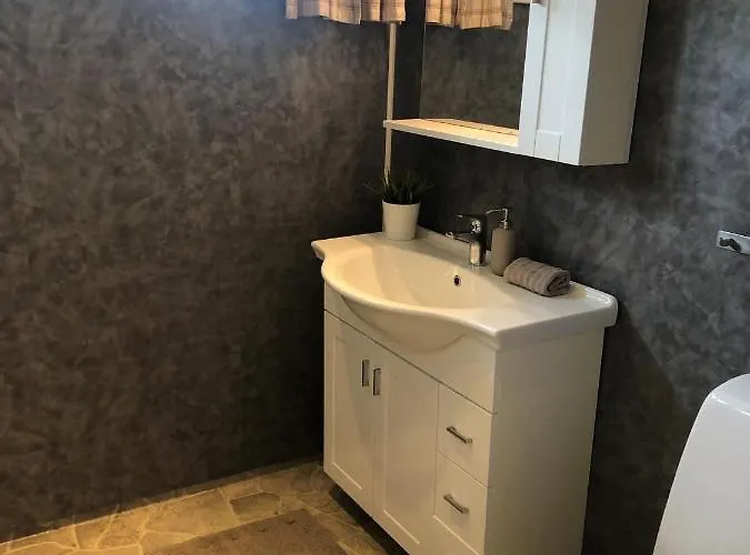 Krsferie Ved Sentrum - Grim דירה